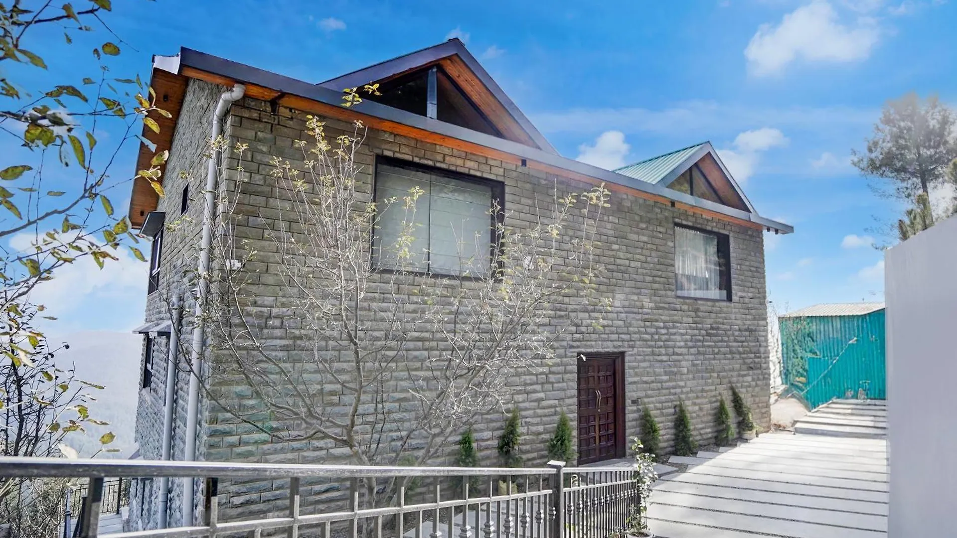 Sunday Premium 5 Bhk Villa Kufri, Shimla Hotel