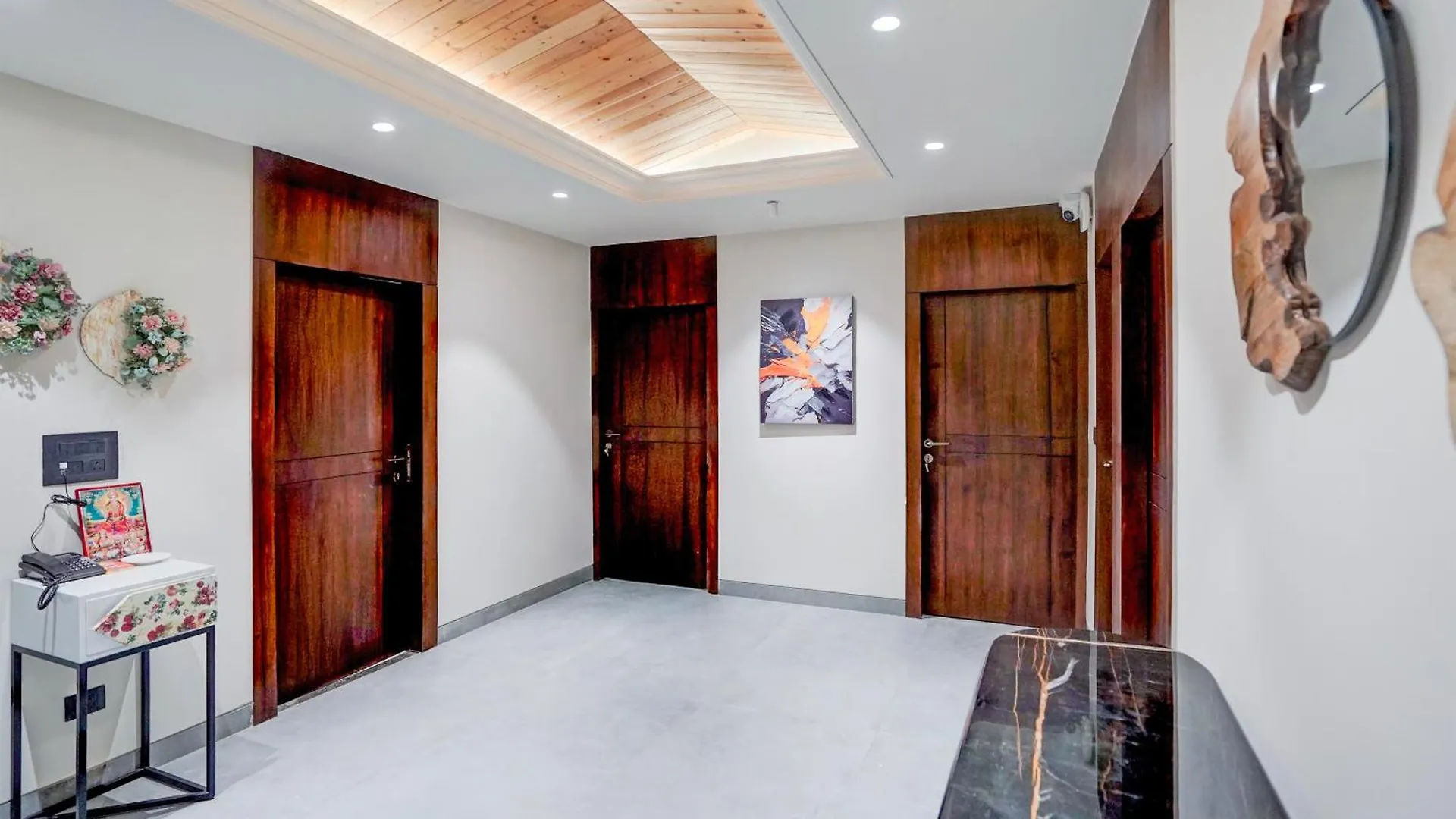 Sunday Premium 5 Bhk Villa Kufri, Shimla India